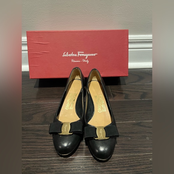 FERRAGAMO VARA 3CM black leather heels, 5.5 - Picture 1 of 4